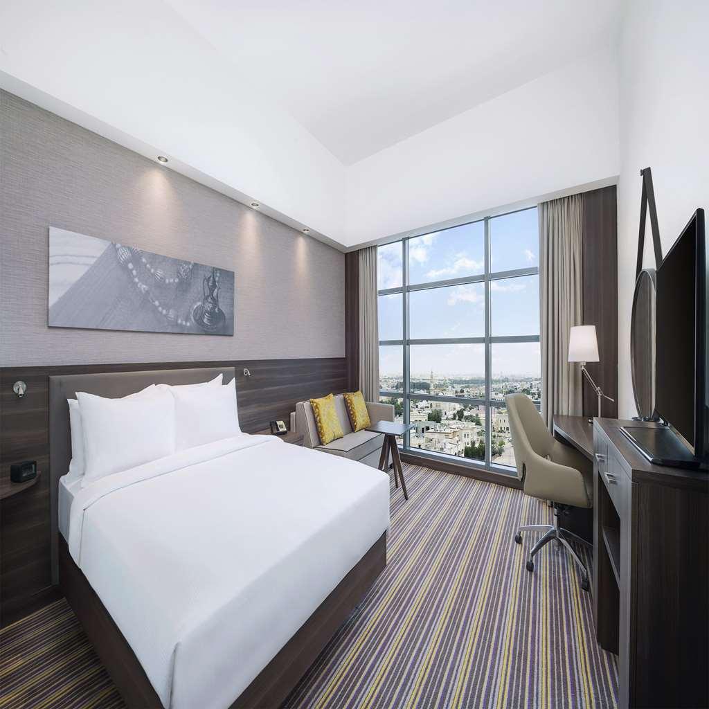 Отель Hampton By Hilton Dubai Airport Номер фото